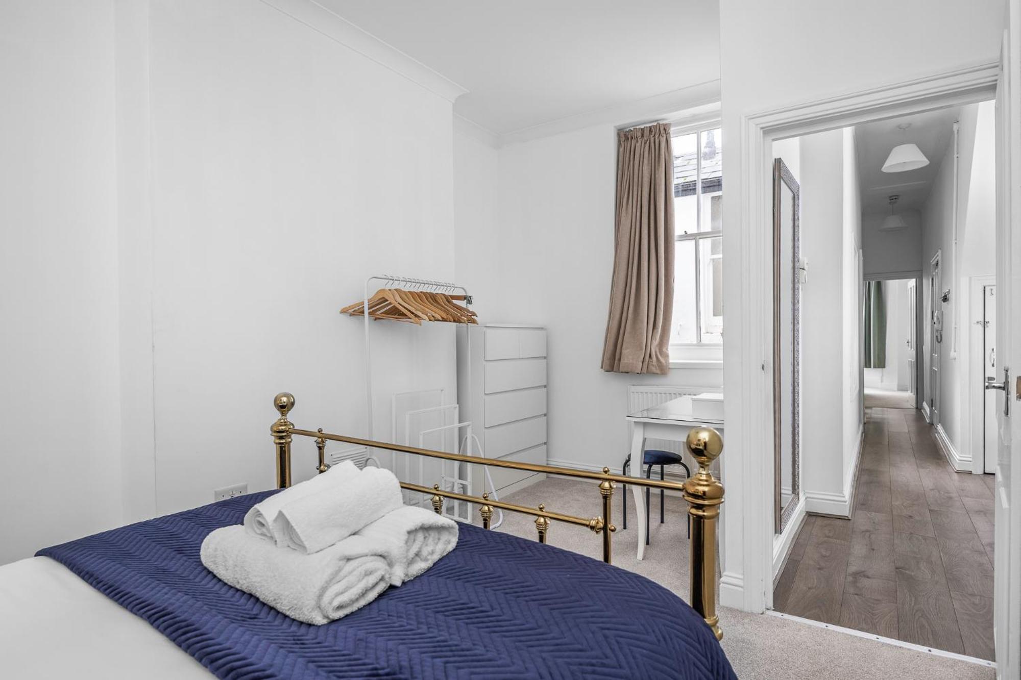 2 Bedroom Flat - With King Sized Beds, Netflix And Sky - Perfect For Contractors, Vacation Guests Or Those Relocating Brighton Екстер'єр фото