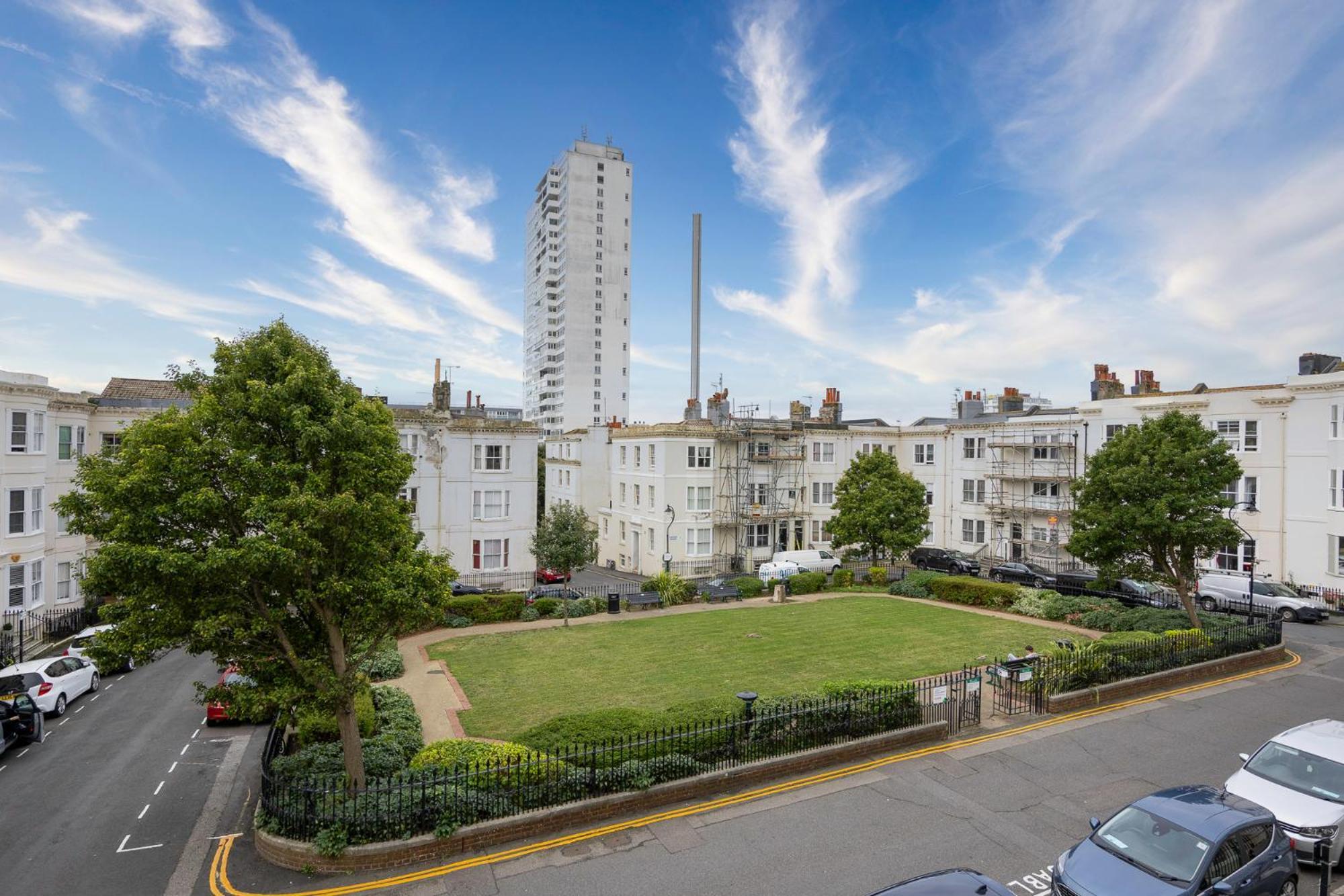 2 Bedroom Flat - With King Sized Beds, Netflix And Sky - Perfect For Contractors, Vacation Guests Or Those Relocating Brighton Екстер'єр фото